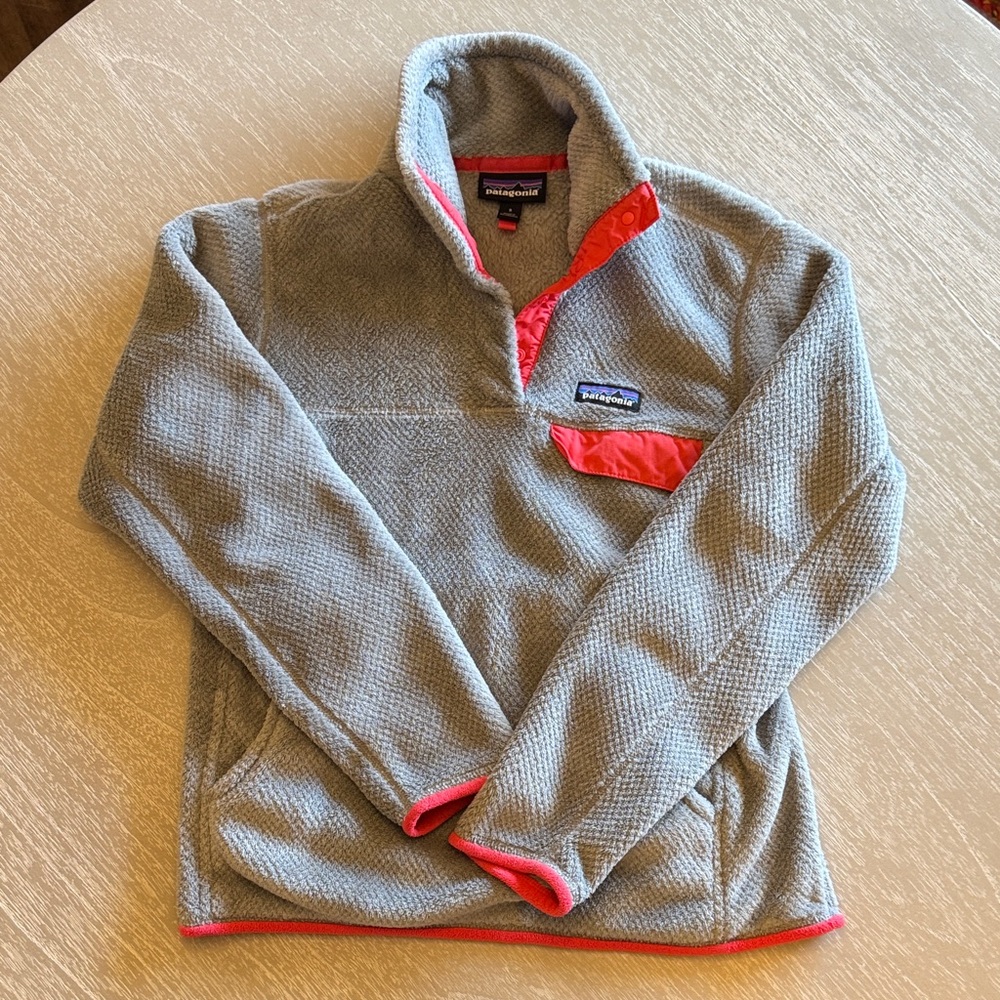 Patagonia women’s Gray Fleece Jacket